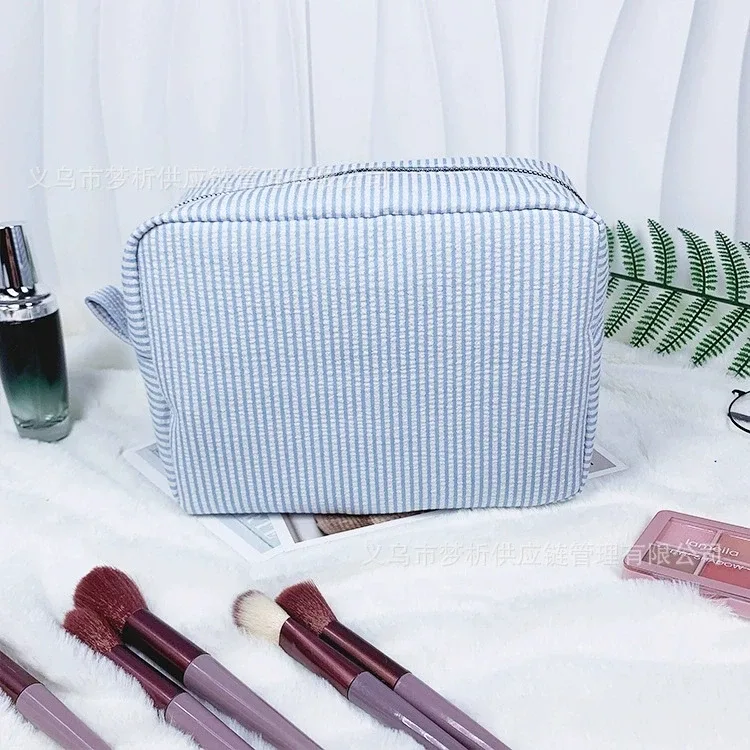 trousse de maquillage avec nom personnalisé, trousse de toilette brodée personnalisée pour cadeau de mariage, sac de rangement pour cadeaux de demoiselle d'honneur, sac à cosmétiques tendance 2025