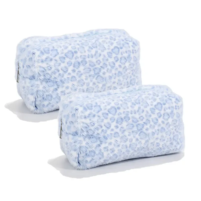 trousse toilette plush imprimé léopard rose beige motif léopard bleu clair voyage cosmétiques maquillage sac peluche