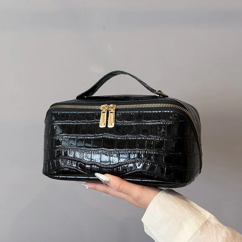 trousse de toilette de voyage haut de gamme à motif crocodile grande capacité personnalisable pour un voyage pratique