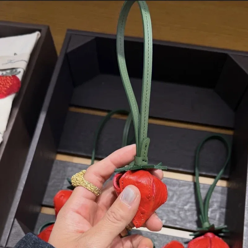 accessoires de sacs de marque tendance pour sacs à main et pochettes nouveautés 2026 en pu formes de fruits et légumes breloques de créateurs de luxe à combiner pour sac bandoulière