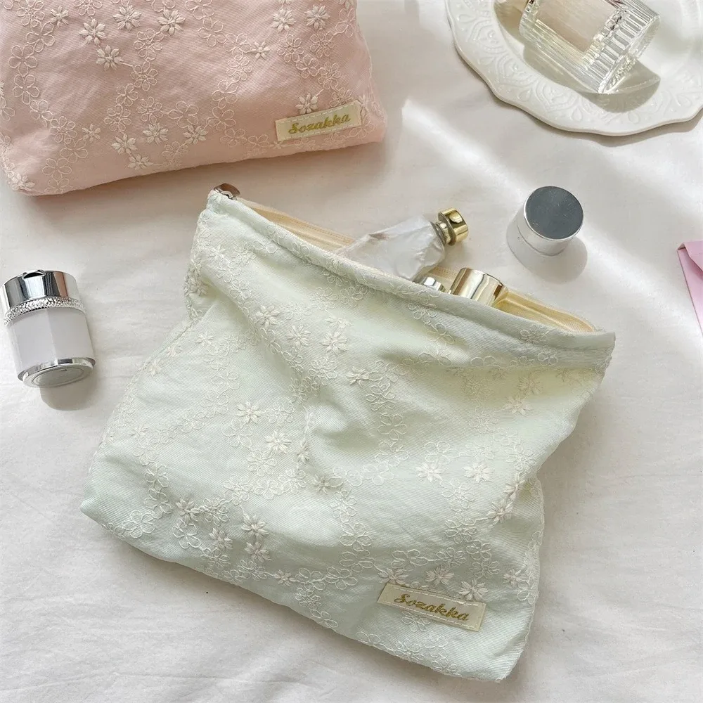 pochette de toilette brodée en dentelle avec fermeture éclair pour femme, organiseur de voyage, trousse de maquillage tendance