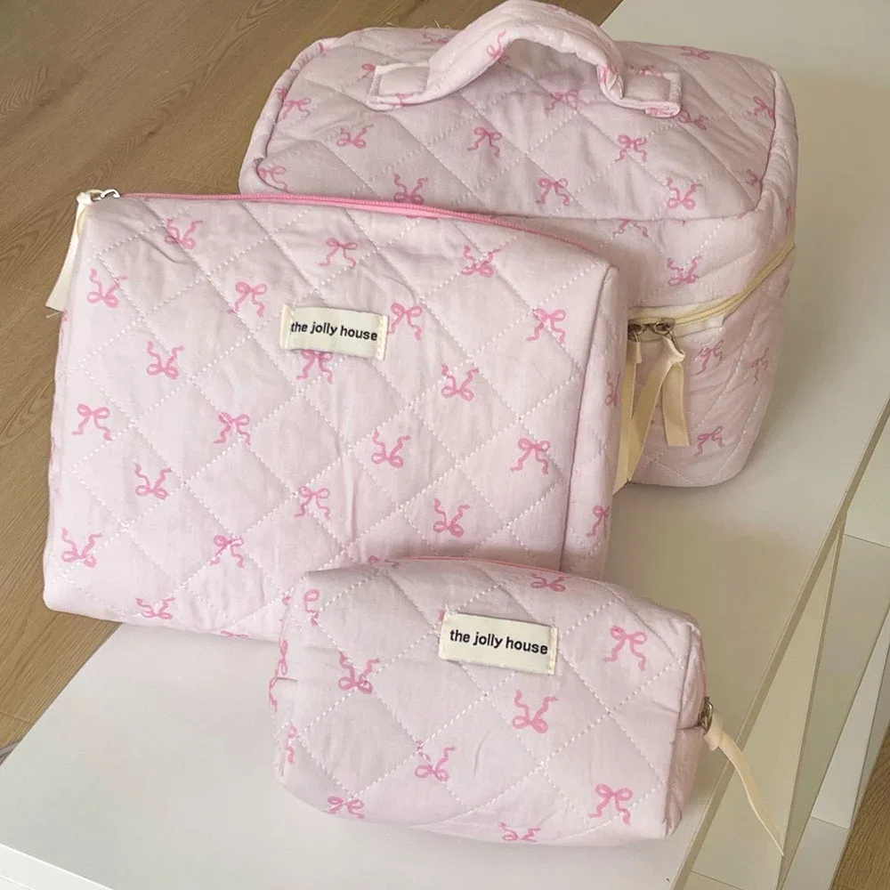 sac de toilette matelassé rose fraise pour femme, pochette de rangement portable pour maquillage et articles de toilette, sac à main zippé pour dames