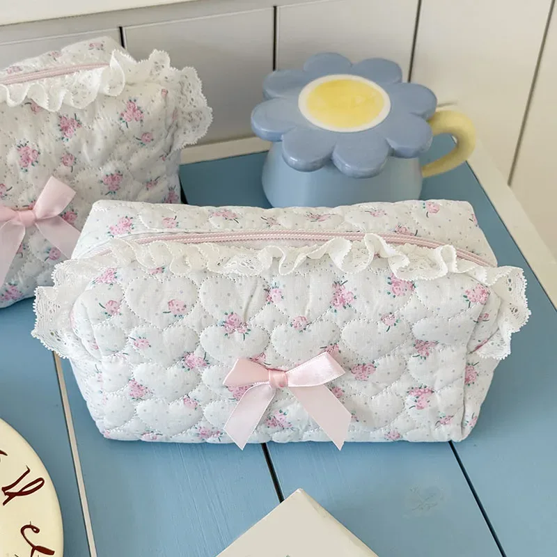 sac de rangement de cosmétiques en forme de cœur rose, pochette de maquillage esthétique mignonne avec garniture en dentelle, sacs de rangement de cosmétiques vintage de grande capacité