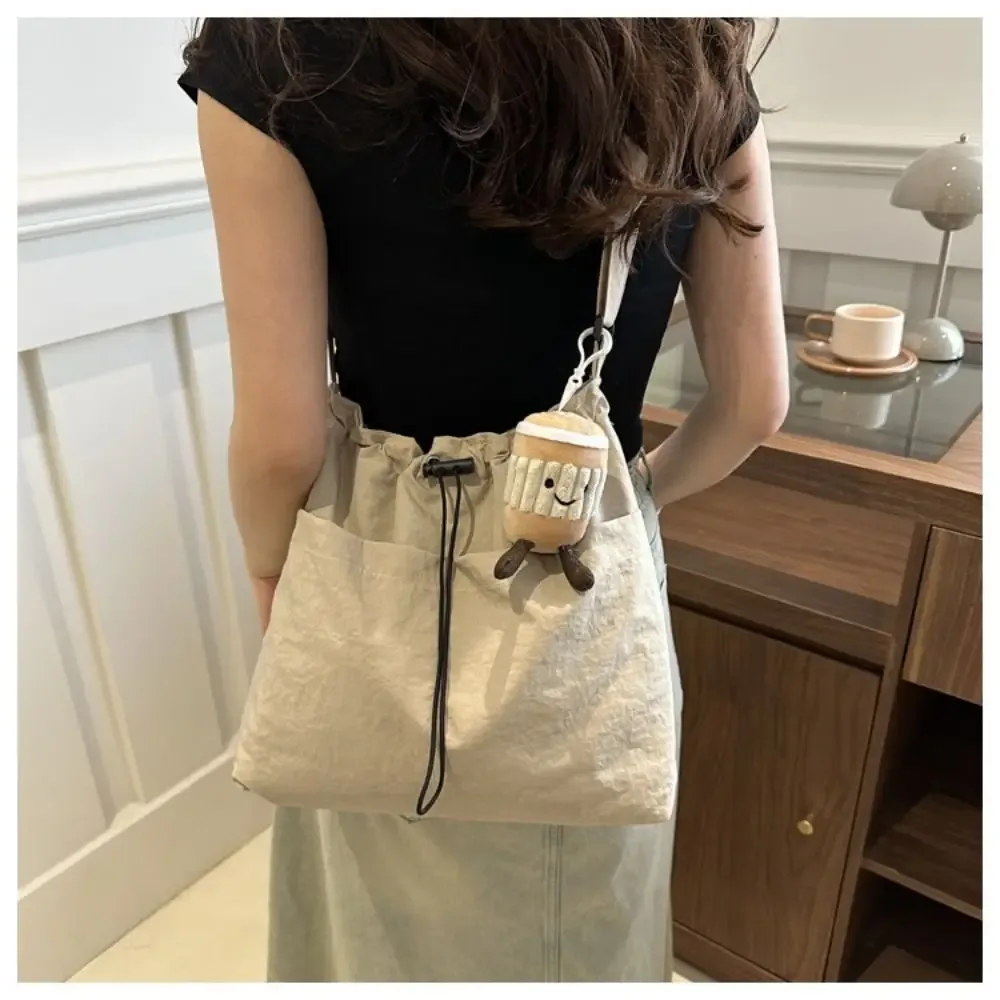 sac fourre-tout en nylon pour femmes, fourre-tout décontracté de voyage à la mode, sac à bandoulière avec cordon de serrage, grande capacité, sac seau étanche