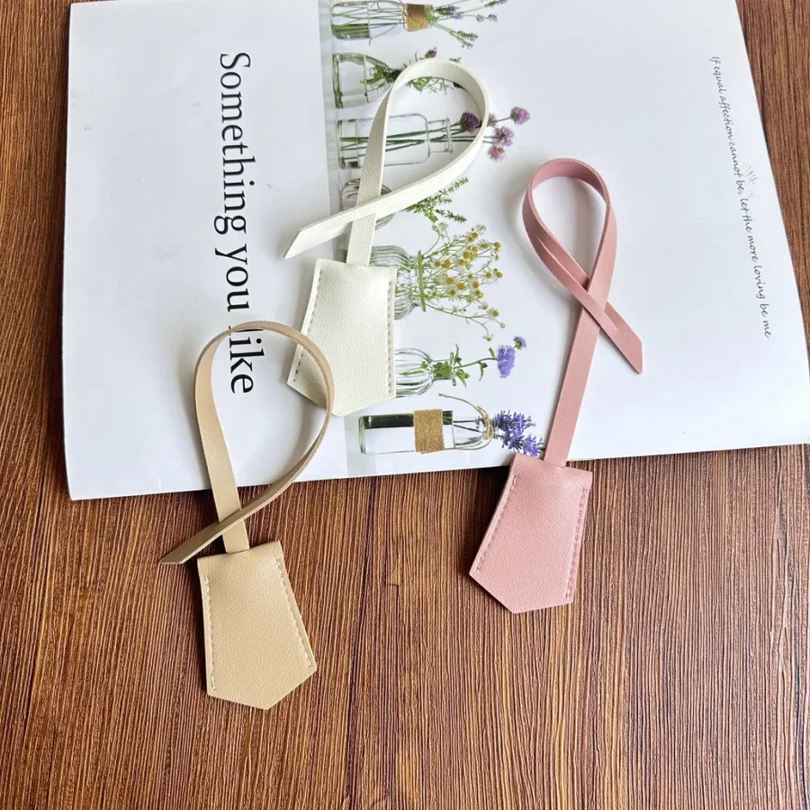 lettre personnalisable gratuite, nouveaux accessoires de sac en cuir pu, pendentif d'étiquette de bagage personnalisé multicolore, en stock pour garçons et filles