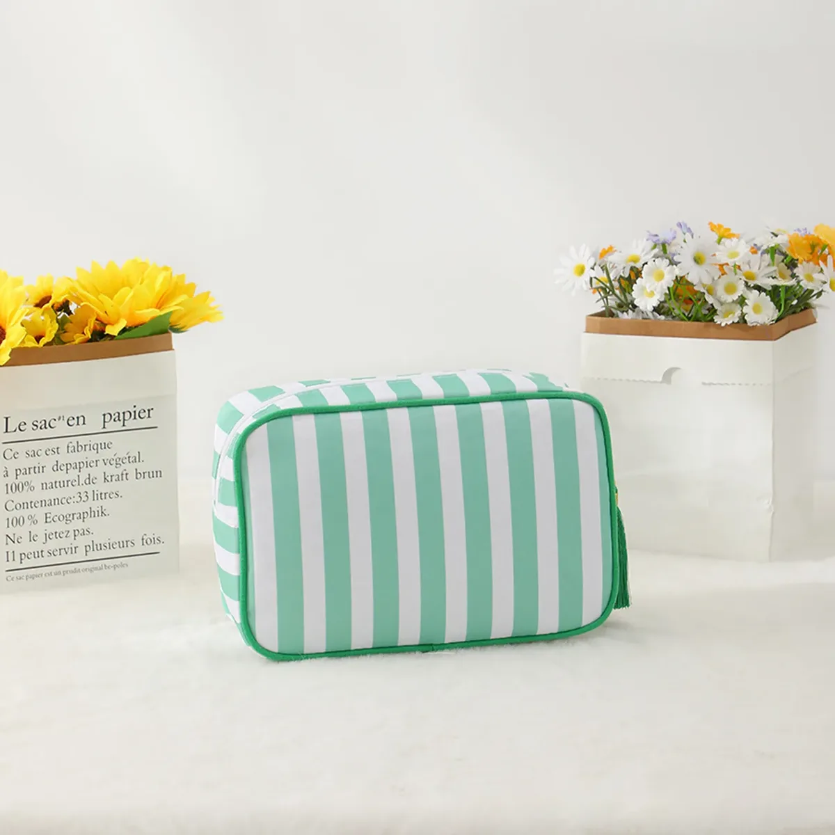 pochette de maquillage personnalisée brodée en seersucker, rayée et matelassée, pour cosmétiques, cadeau de mariage pour demoiselle d'honneur, organiseur de voyage pour articles de toilette avec fermeture éclair