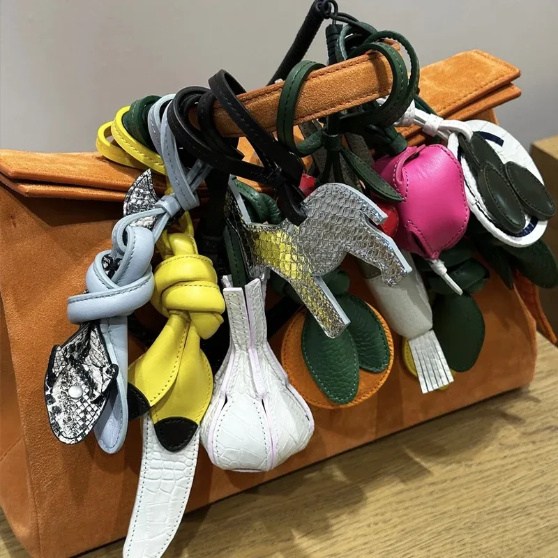 Accessoires de sacs de marque tendance pour sacs à main et pochettes nouveautés 2026 en PU formes de fruits et légumes breloques de créateurs de luxe à combiner pour sac bandoulière