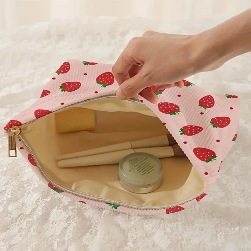 nouvelle trousse de maquillage rose fraise en velours côtelé robuste et durable, sac à main décontracté et mignon pour pinceaux et cosmétiques