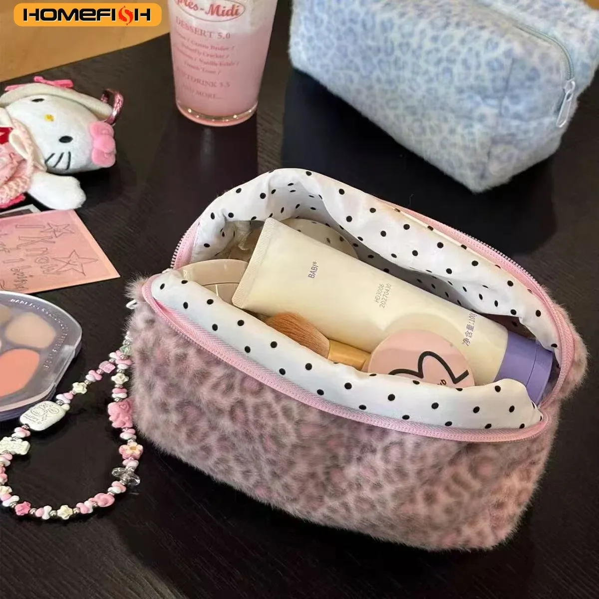 Pochette de maquillage durable à imprimé léopard duveteux, organiseur de toilette pour femmes, pochette de rangement cosmétique portable pour les filles, utilisation quotidienne en extérieur