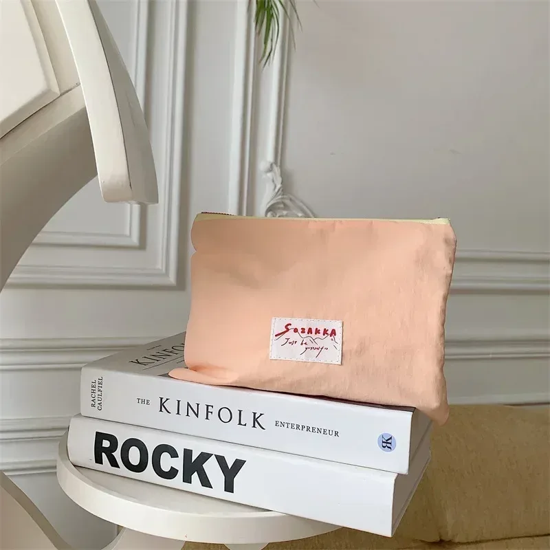 sacs de maquillage monochromes, rouge à lèvres cosmétique simple coréen, sac de rangement pour serviettes hygiéniques, étui à crayons pour étudiants, sacs d'évaluation poudres