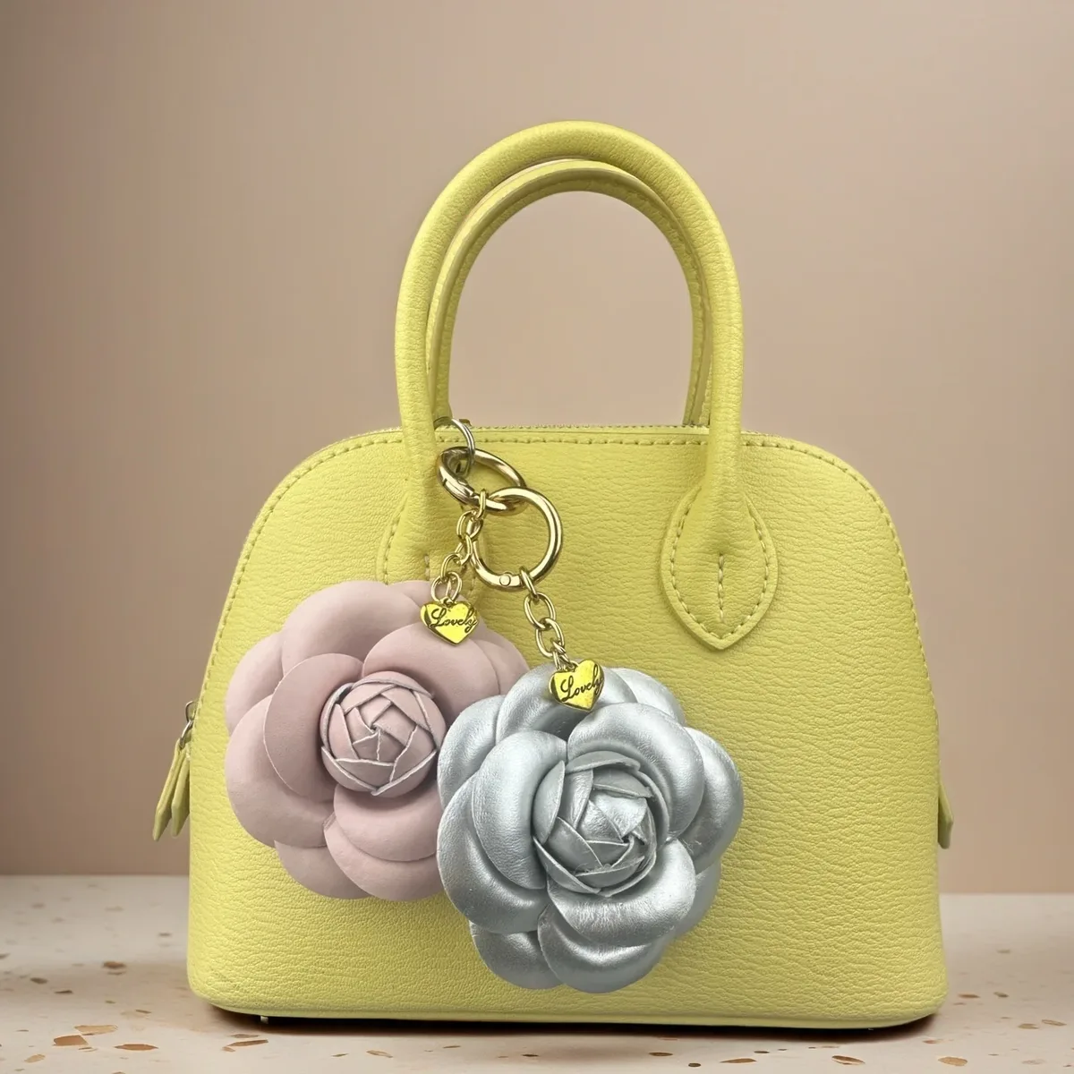 porte-clés élégant en cuir pu avec camélia, pendentif floral pour sac à dos, sac à main, breloque florale, cadeau pour femme, décoration esthétique