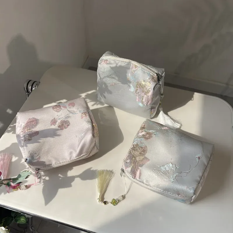 nouvelle trousse de maquillage brodée de style chinois, pochette cosmétique vintage portable, élégante pochette à main pour femmes et filles