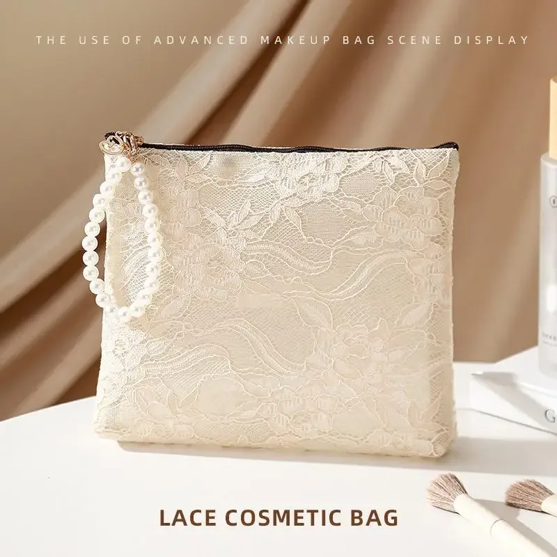 pochette de maquillage en dentelle avec bracelet de poignet en perles, design semi-transparent, pochette cosmétique pour le rangement quotidien et les voyages.