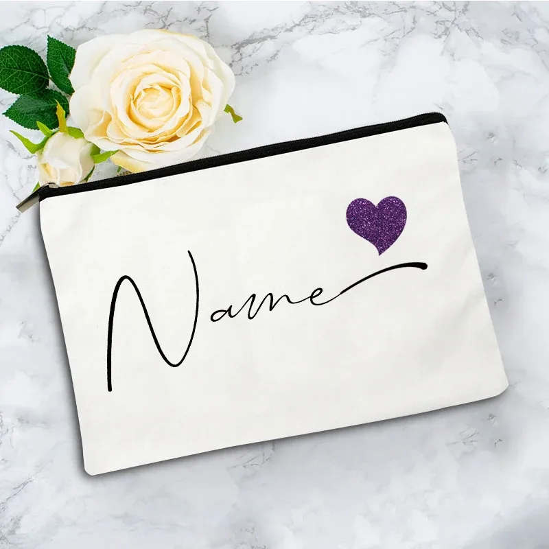 trousse de maquillage personnalisée avec nom en forme de cœur, sac de rangement pour articles de toilette pour femme, trousse à cosmétiques, cadeau de fête pour enseignant