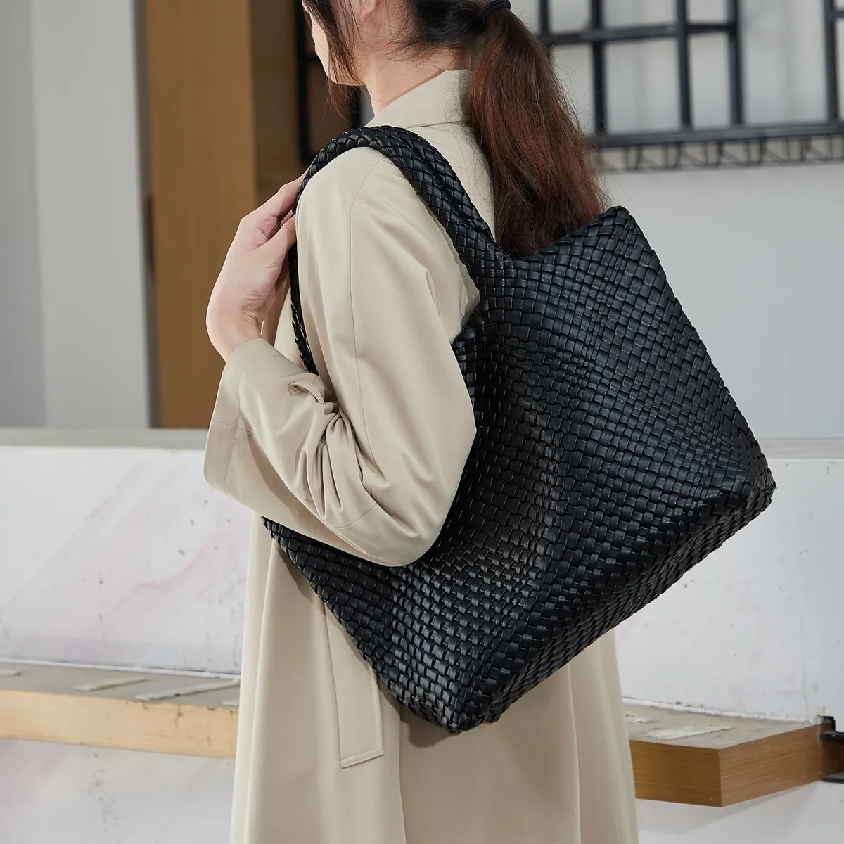 sac fourre-tout tissé pour femme, sacs à main à bandoulière en cuir végétalien, fourre-tout de plage d'été à la mode, grands fourre-tout de voyage
