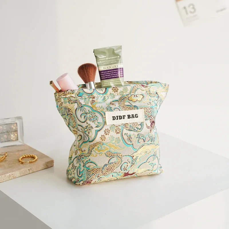 mini sac à cosmétiques portable rouge doux pour femme, petit sac de rangement pour serviettes hygiéniques, sac pour pièces de monnaie et clés, sac pour cartes bancaires portables