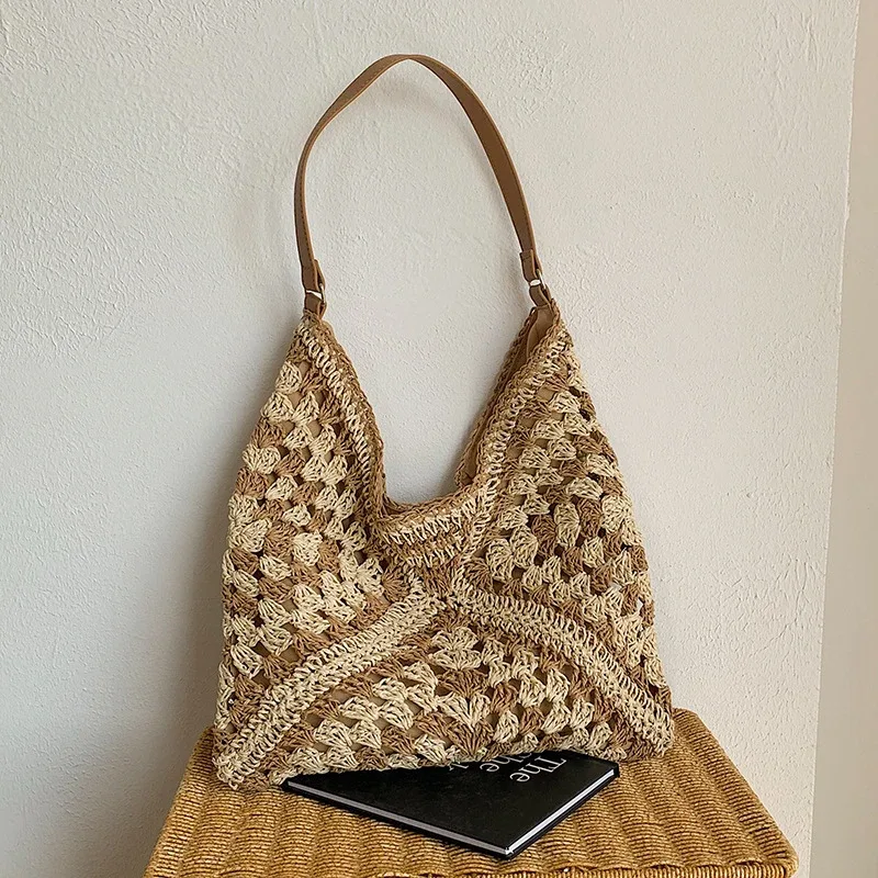 sac à bandoulière en paille tissé pour femmes populaires, sac à main de taille moyenne avec poignée pour les vacances à la plage