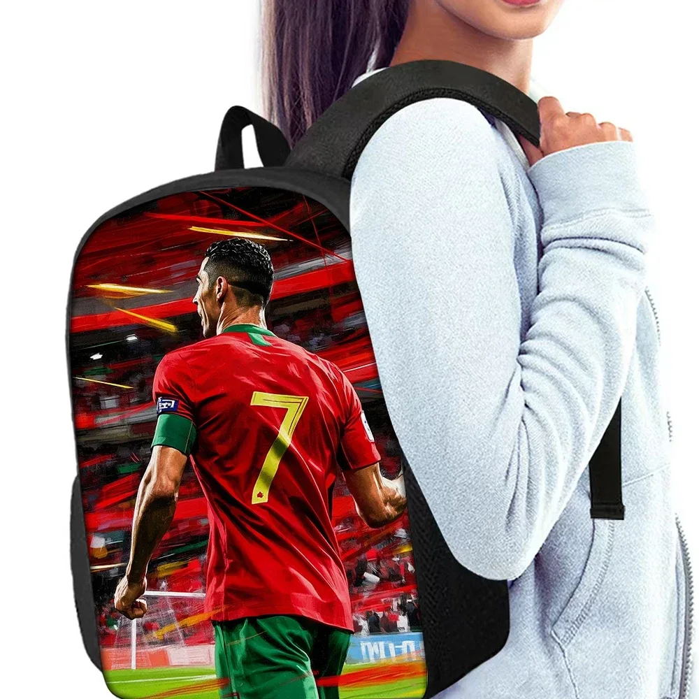 sac dos polyester noir motif joueur football maillot rouge numéro 7 format rectangulaire poignées souple usage voyage