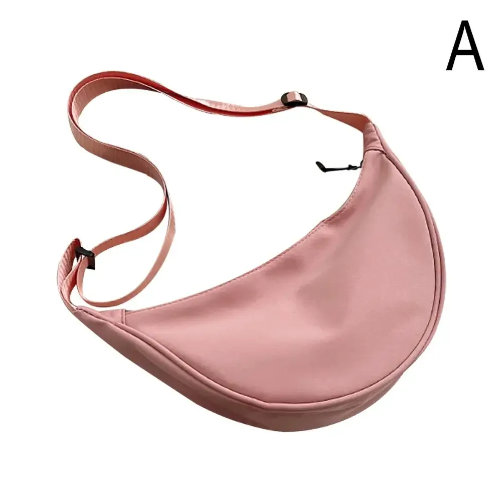 sac à bandoulière en nylon pour femmes, mode portable décontracté hobos sport poitrine sac sous les bras étudiants forme de boulette sac à bandoulière