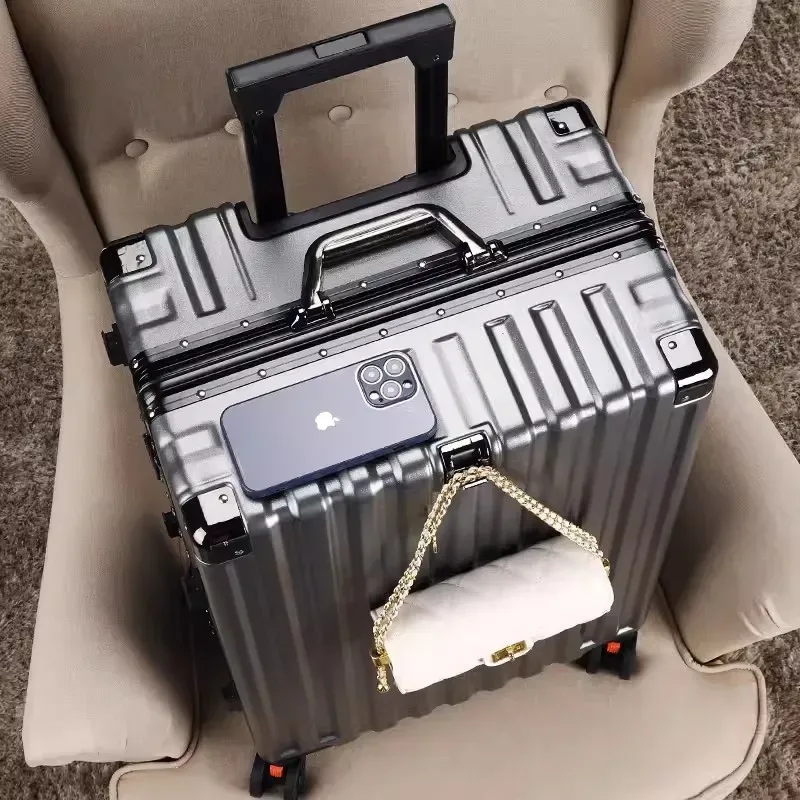 valise bagage roulettes abs blanc noir vert pastel lignes verticales toupie roues poignées traçage universel usage voyage étudiant