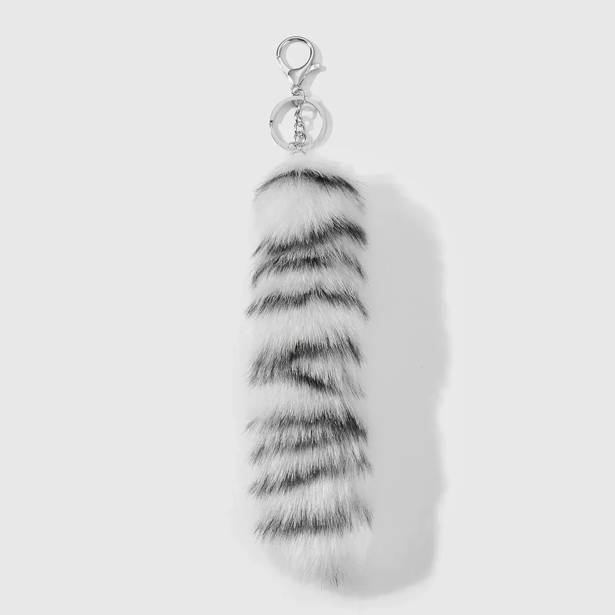 porte-clés queue de raton laveur en fausse fourrure, breloque de sac rayée et moelleuse pour femmes et filles, accessoire pendentif pour sac à dos et sac à main style y2k punk
