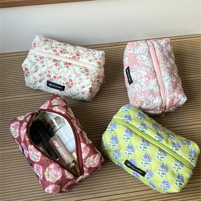 trousse de maquillage florale matelassée grande capacité, pochette de rangement de voyage, organisateur de toilette, sac à main portable, étui cosmétique doux et mignon