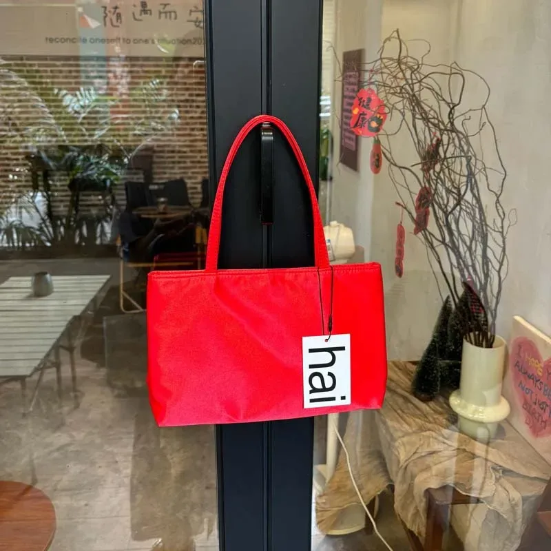sac à main de luxe élégant en satin de soie pour femme, petit sac fourre-tout de couleur unie, sac à bandoulière polyvalent pour le quotidien et les déplacements
