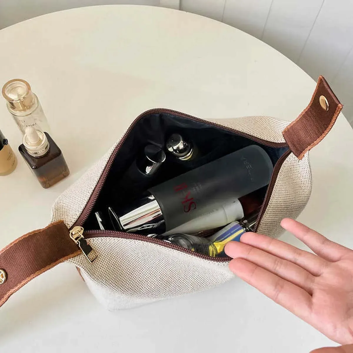 nouveau sac de toilette en toile haut de gamme, sac de maquillage de voyage portable de grande capacité, sac de rangement de cosmétiques bloquant les couleurs avec lettres