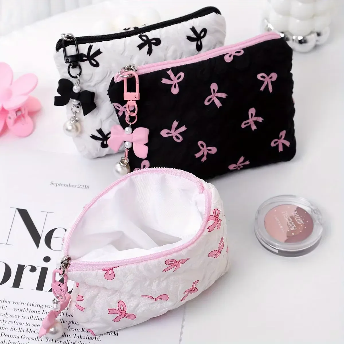 Pochette à maquillage brodée avec nœud, design élégant, porte-monnaie, sac de rangement, mignon, grande capacité, pochette à maquillage haut de gamme