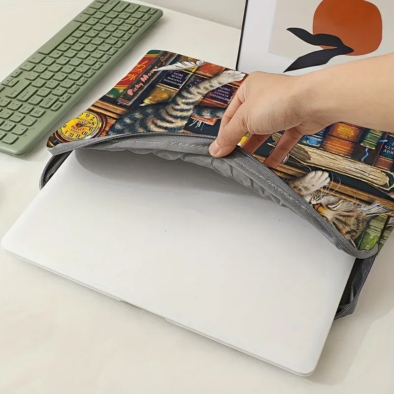 housse polyester ordinateur portable chat dormant livres colorés poignées noires transport originaux hibou livre ouvert horloge
