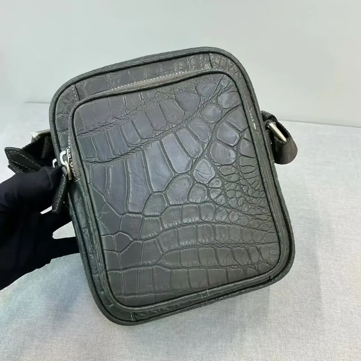 top niveau qualité véritable/réel 100% peau de crocodile hommes sac à bandoulière petite taille taille/épaule hommes sac gris noir couleur
