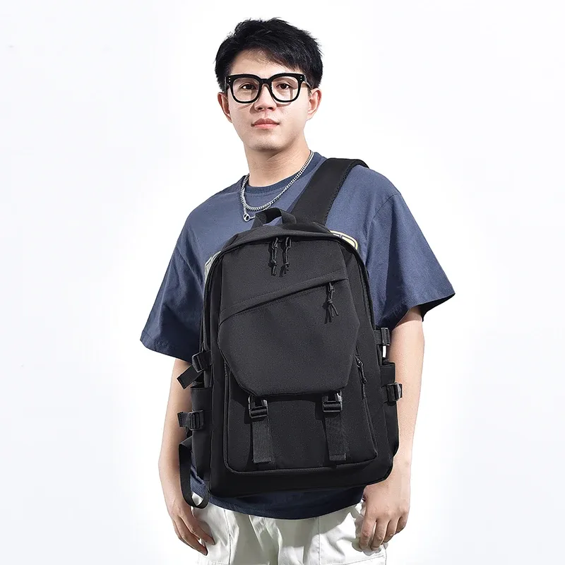 sac à dos simple de couleur unie, sac à dos de voyage, beaucoup d'espace de rangement, très adapté aux déplacements, à l'école, au travail et à sortir.