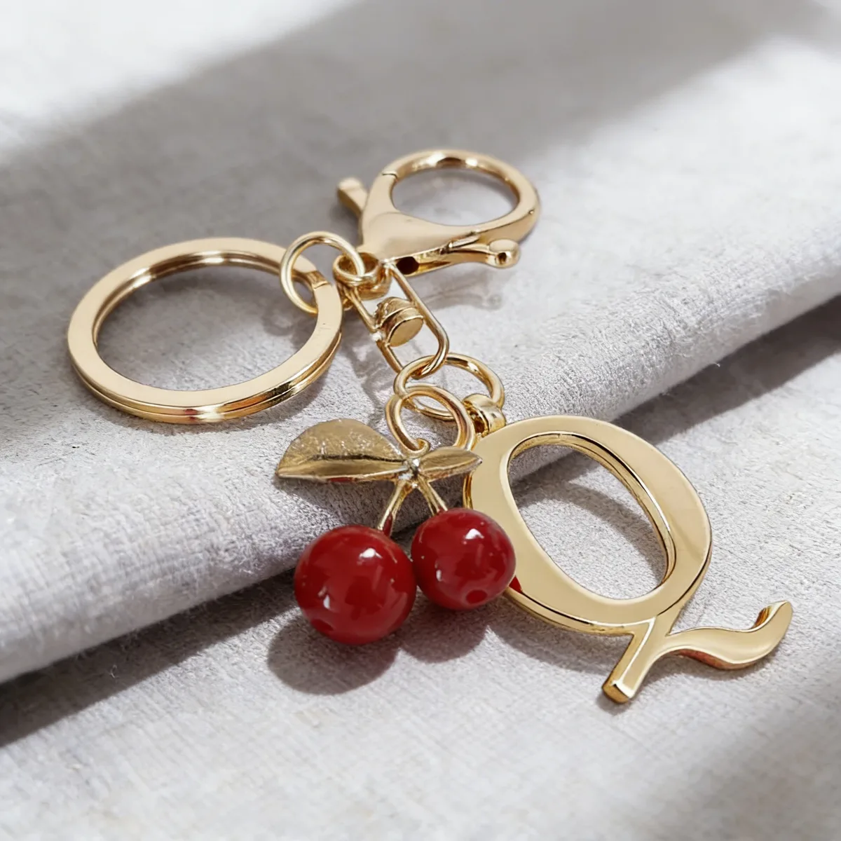 porte-clés élégant en or de qualité supérieure, pendentif 3d alphabet a-z, accessoire cœur rouge, anneau de porte-clés argenté tendance, pour sac/ordinateur portable