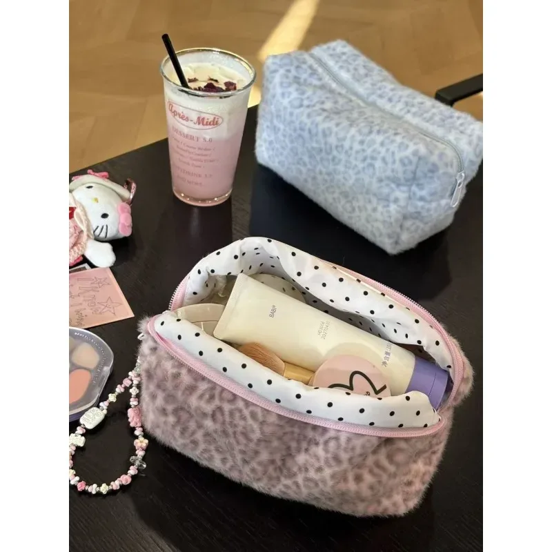 grande trousse de toilette en peluche à imprimé léopard, sac de voyage portable, trousse de maquillage de haute qualité pour femmes, sac de rangement