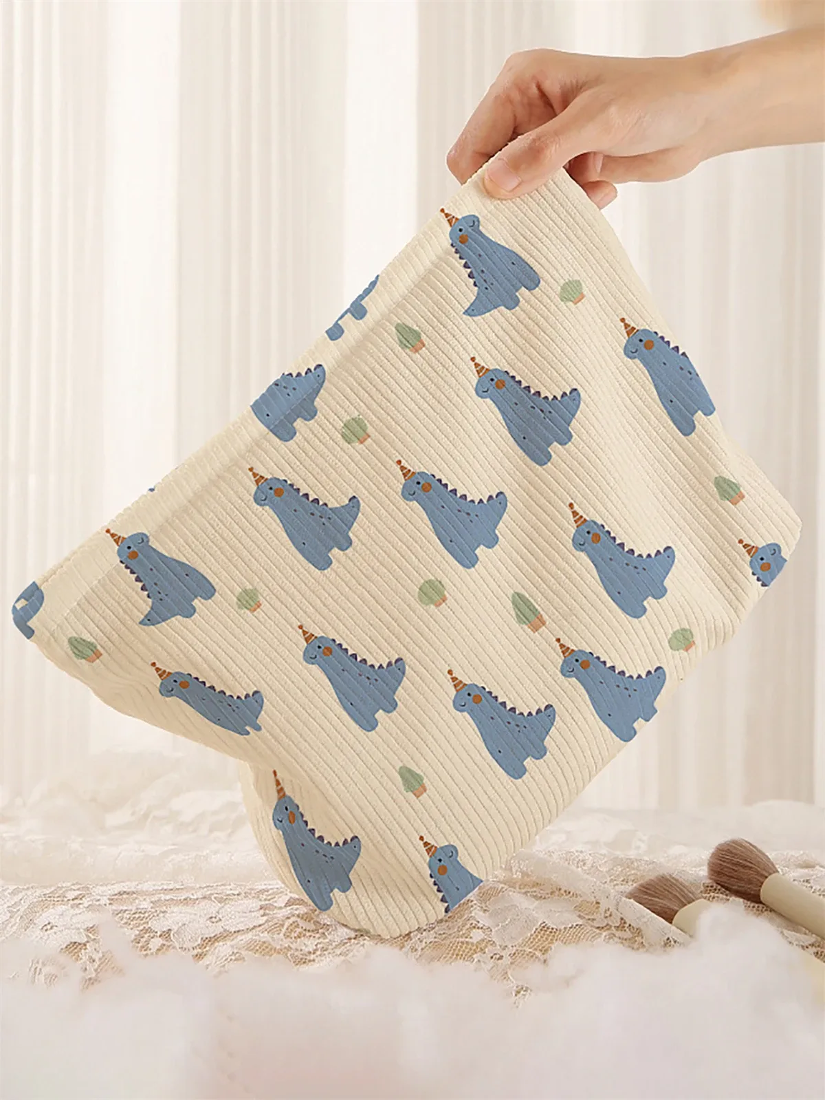 1 trousse de maquillage en velours côtelé à motifs de dinosaure de dessin animé, boîte de rangement de maquillage légère à fermeture éclair, sac multifonctionnel avec doublure