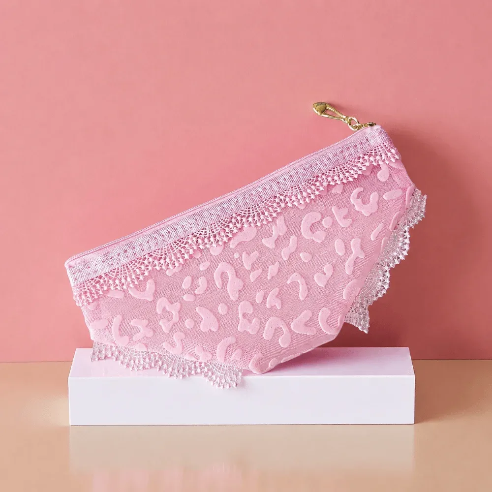 pochette de rangement cosmétique unique en forme de cœur en dentelle transparente, trousse de toilette y2k en maille pour le voyage